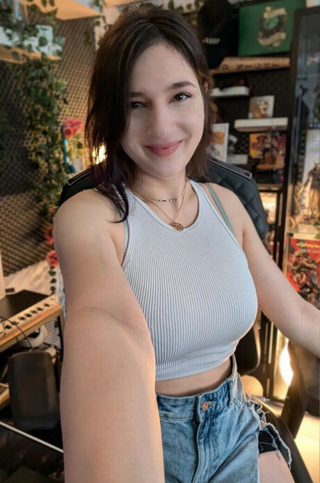 Haselnuuuss model nice pic