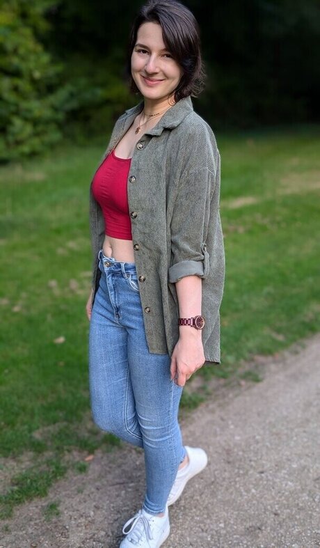 Haselnuuuss model adult pictures