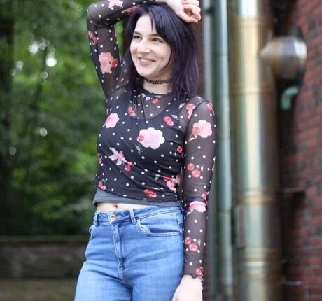 Haselnuuuss star hot image