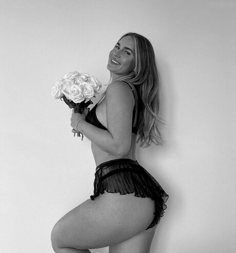 liv yah adult actress photo