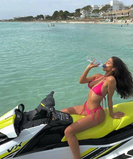 Shayna Senior star hd pictures