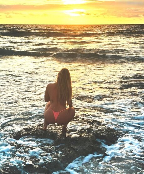 tiny onlyfans hot sexy pictures