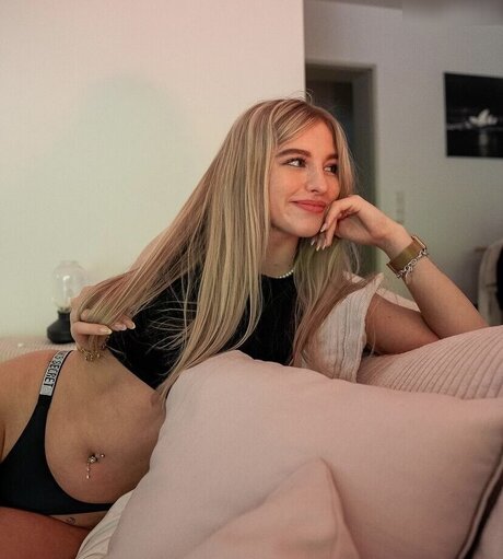 milf pregnant onlyfans hot sex photo