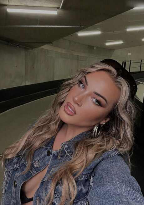 Eileensziv sex actress pics