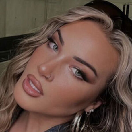 Eileensziv beautiful pornstar pictures