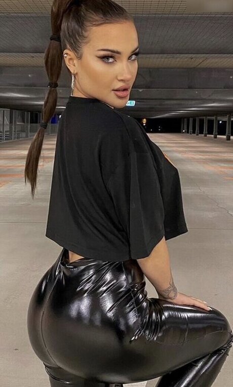 Eileensziv nude pornstar gallery