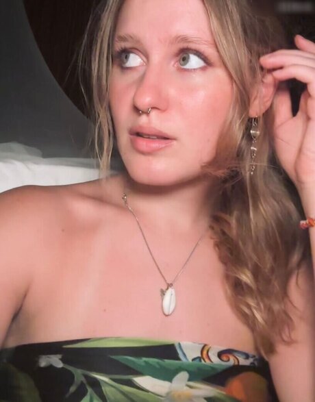 Maria Ludovicaa nude model img