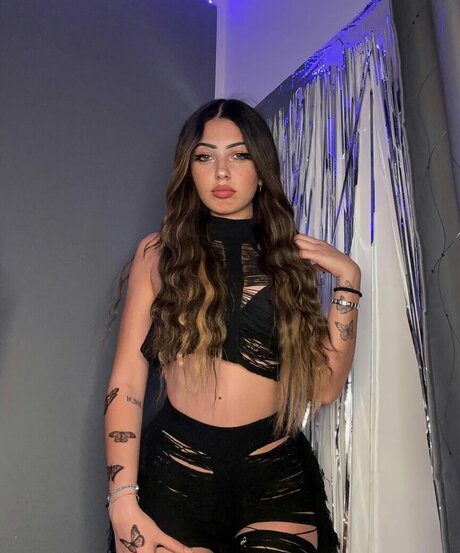 Luna Bufo model adult photo