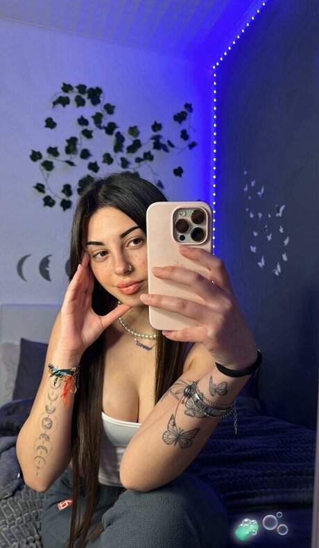 Luna Bufo hd pornstar picture