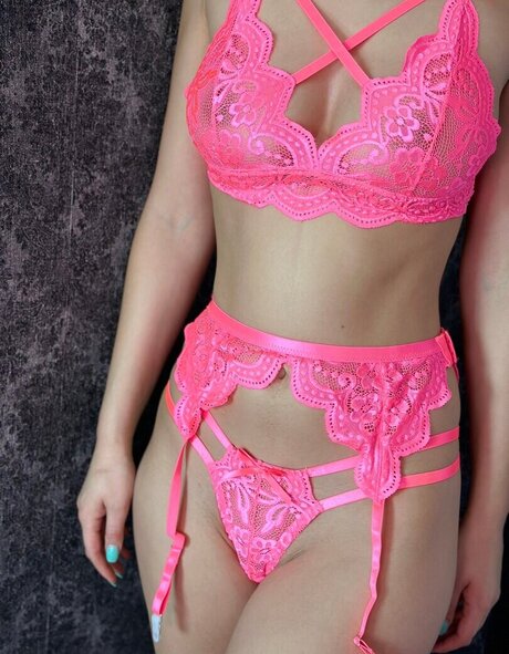 lesbian kissing onlyfans beautiful xxx pic