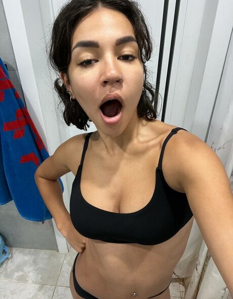 Yashankulova model naked images