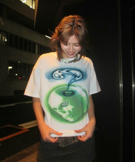 lesbian kissing onlyfans art xxx pictures