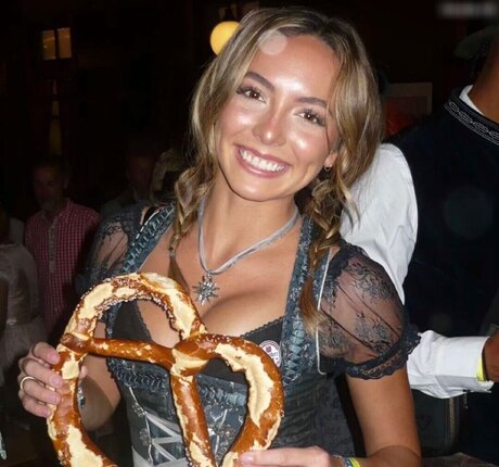 BrieWallz porn star photos