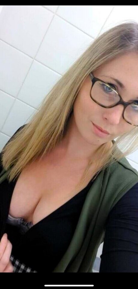 catraises pretty star image