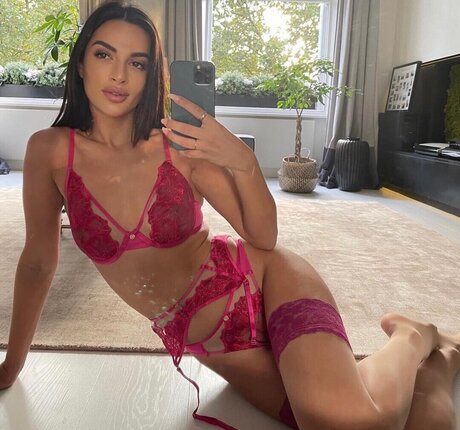 Christina Carmela hot model img