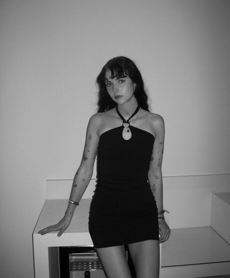 Holly Laing Quick model image