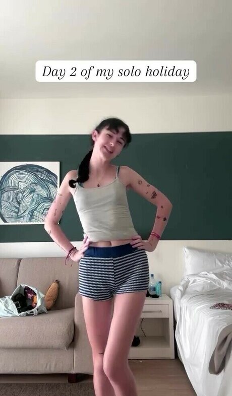 Holly Laing model pretty archive