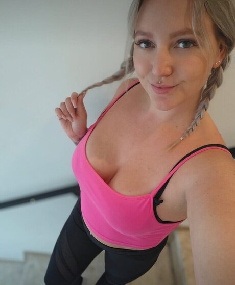 Milas Dream pornographic model img