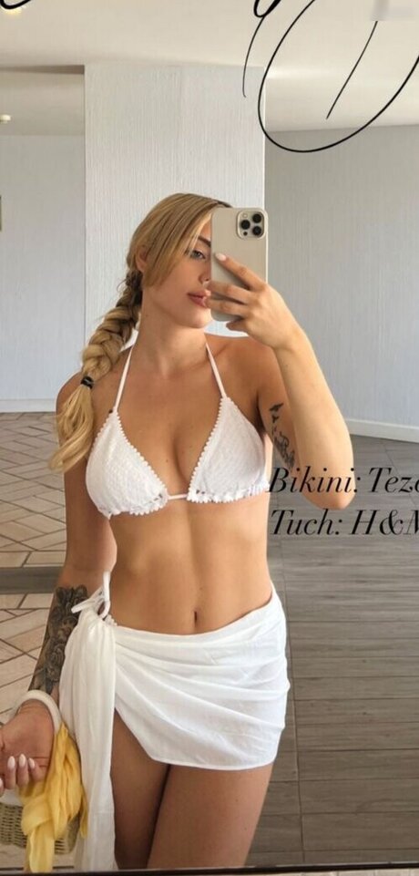 Doreen Petrova model top images