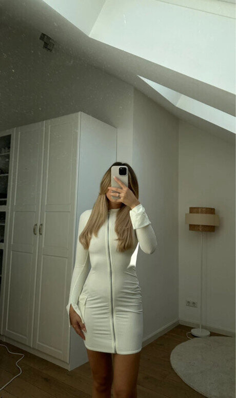 busty mom onlyfans sexy nude image