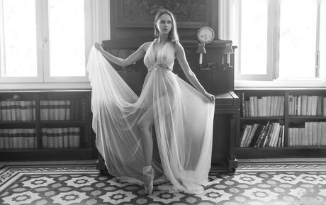 Maria Kompanets model art image