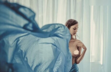 Maria Kompanets sexy actress img