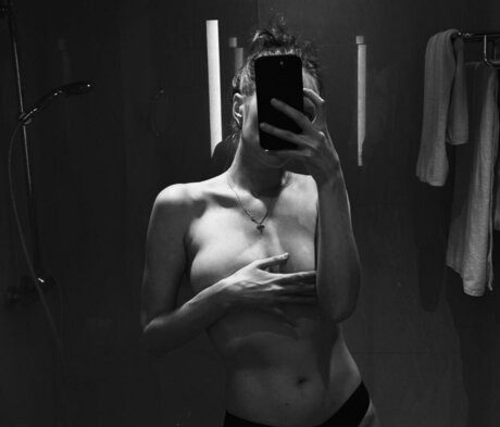 Yapishukino model free images