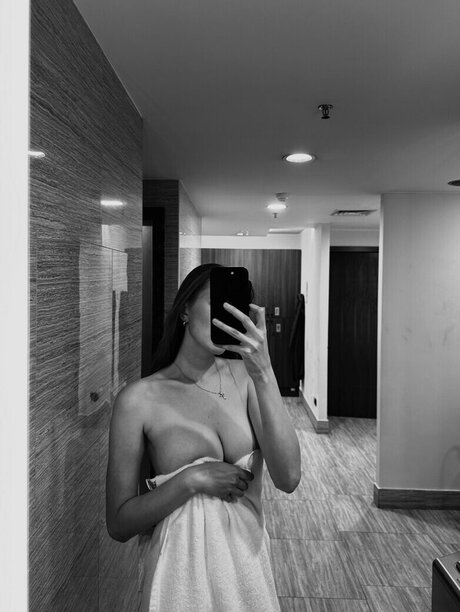 Yapishukino xxx pornstar photos