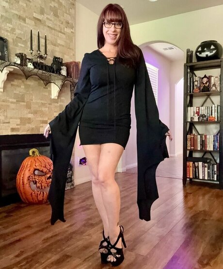 Kristy Adams star pretty pics