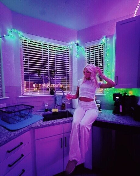 Alanna Kennedy hd actress archive