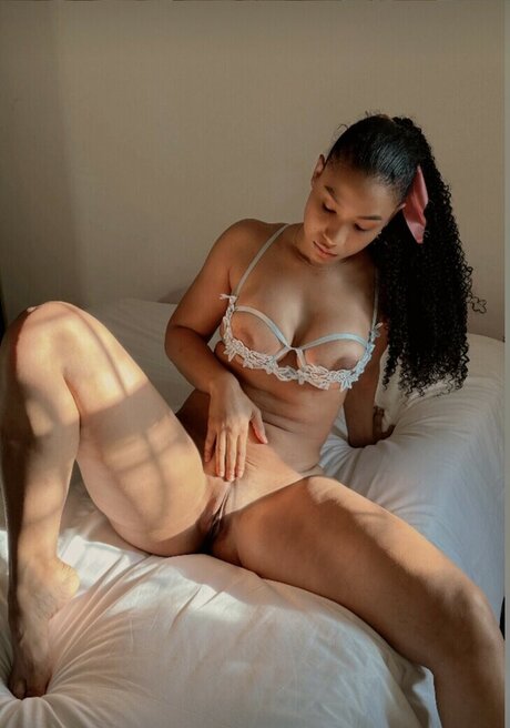 ellie blaketv naked model images