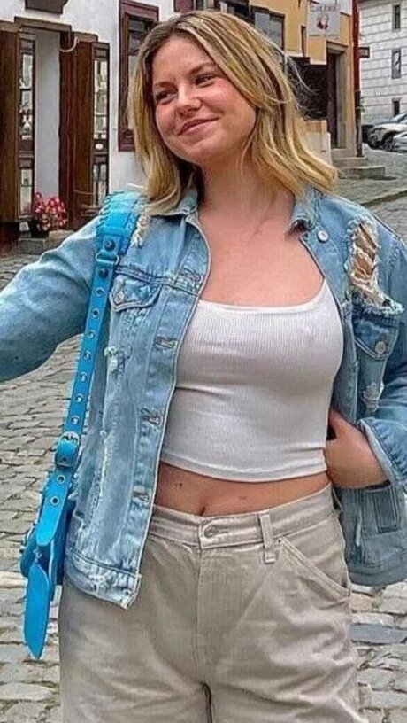 naked trans onlyfans porno pic