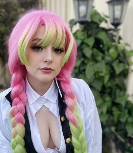 Krysttl naked model photo