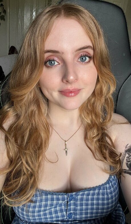 Krysttl star naked pics