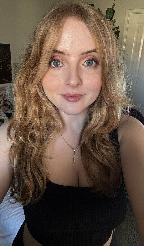 Krysttl nudes actress picture