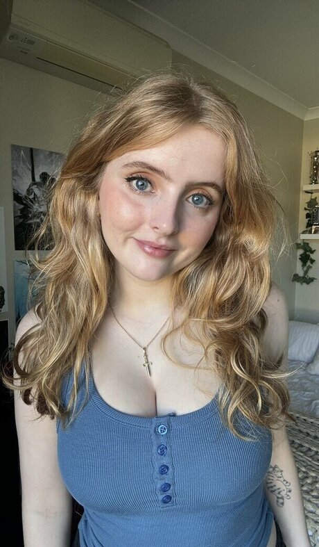 Krysttl perfect actress pics