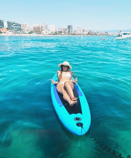 emikukis sexy actress images