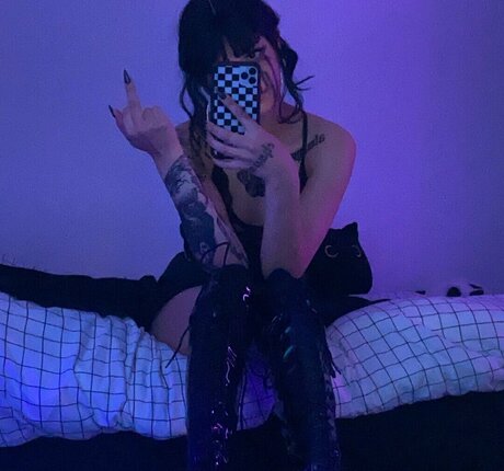 Ne0nprincess nude pornstar pictures