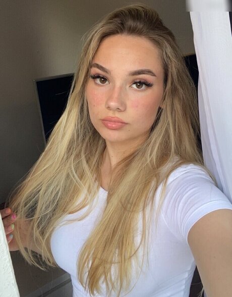 Snipsska nude star gallery