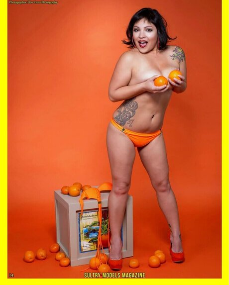 Risa Risque erotic pornstar images