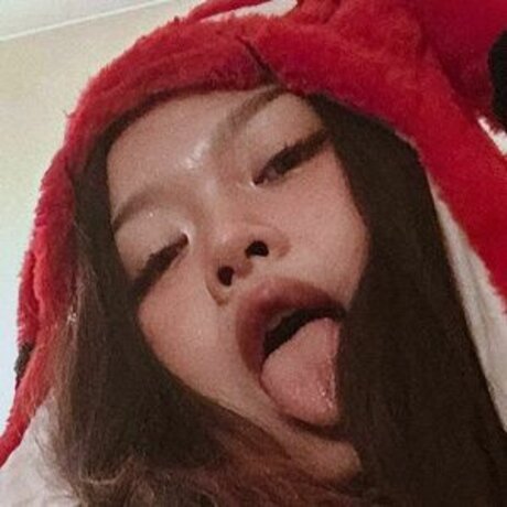 fausefate naked model pictures