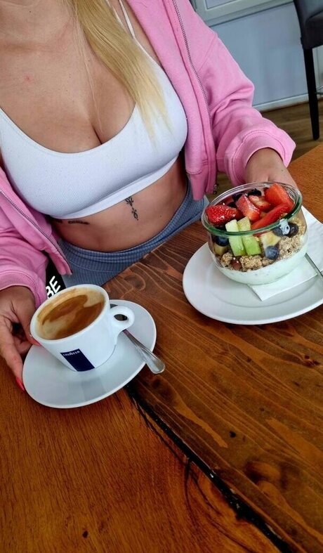 mom daughter onlyfans sex pic