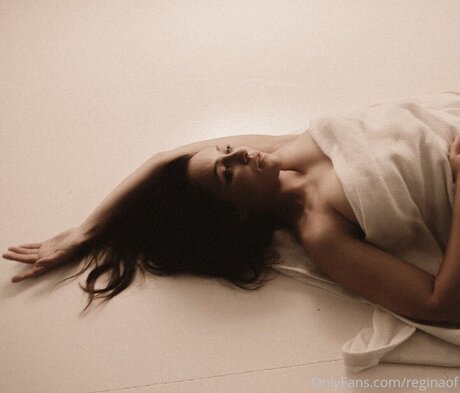 Regina Hixt model art image