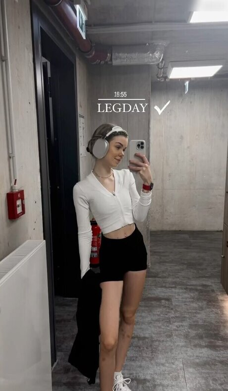 big tits cougar onlyfans pretty photos