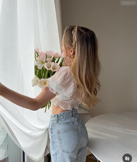 Lea Peach sex model photo