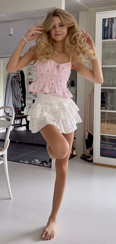 Lea Peach free actress photos