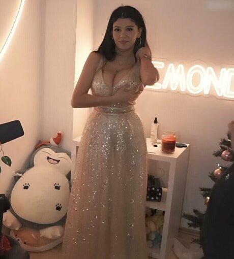 rosemondy model xxx photo