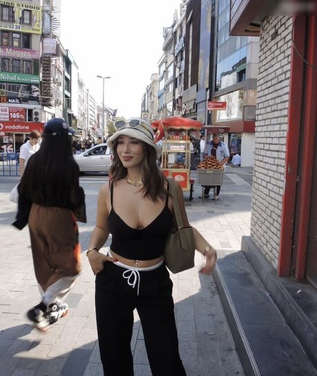 leonaankj xxx model gallery