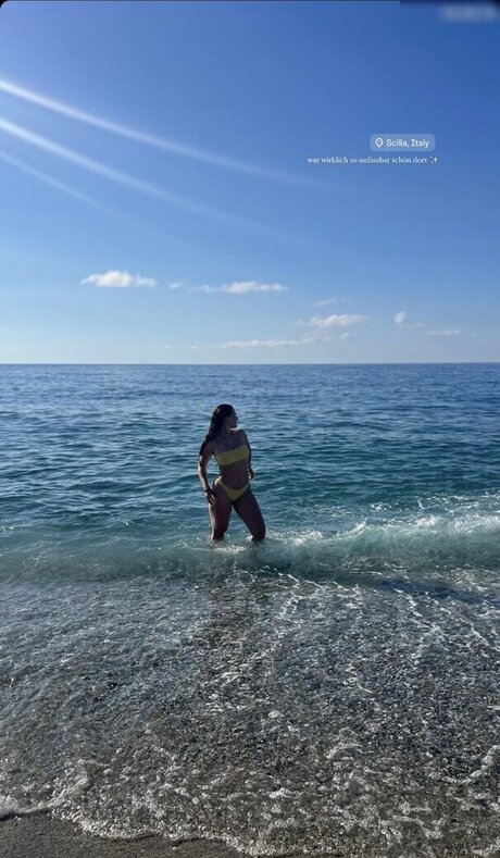 huge shemale onlyfans free image