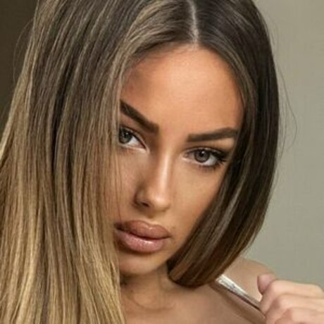 BrattyKiki porn model img